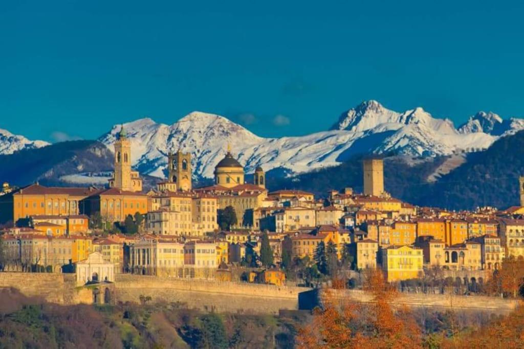 Elegant In Center Apartment Bergamo